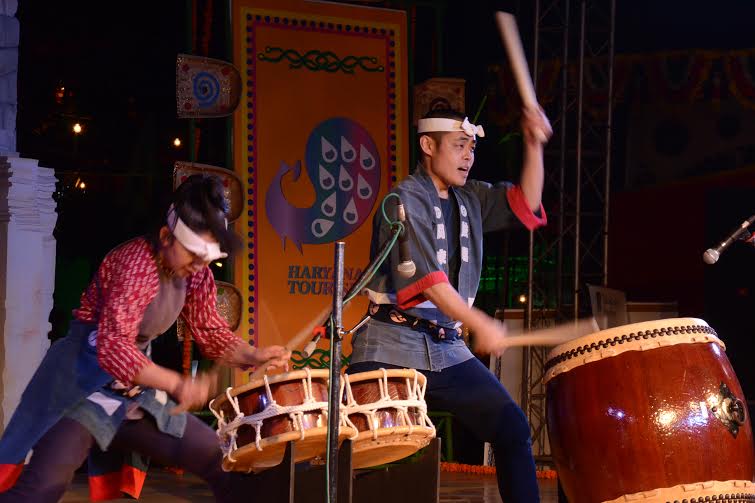 Japanese artsites perform at Surajkund Mela