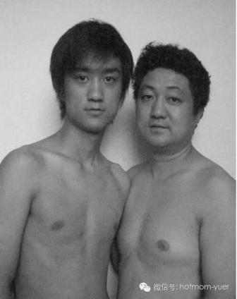 Tian Jun with his son in 2003